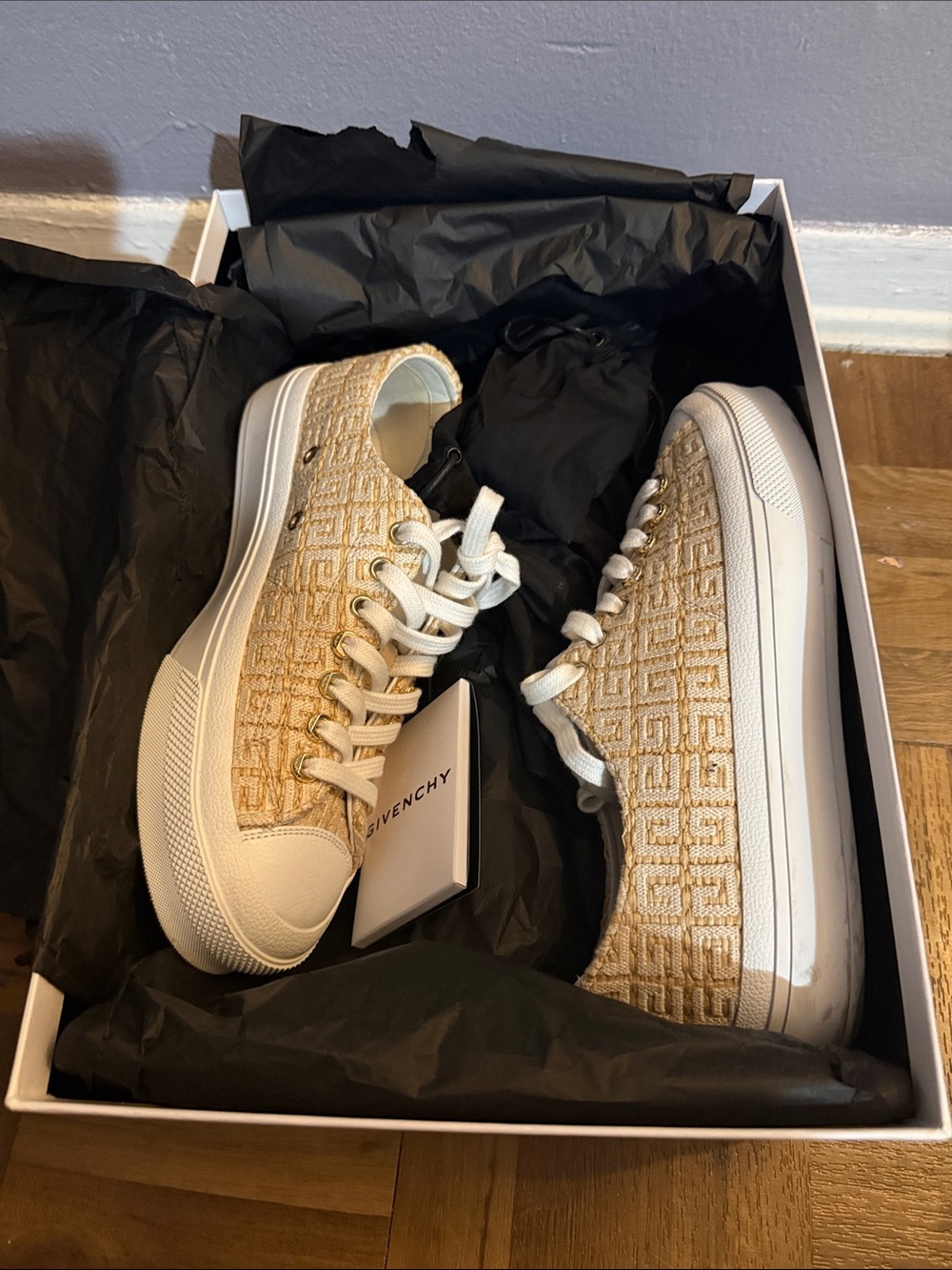 Givenchy low sneakers